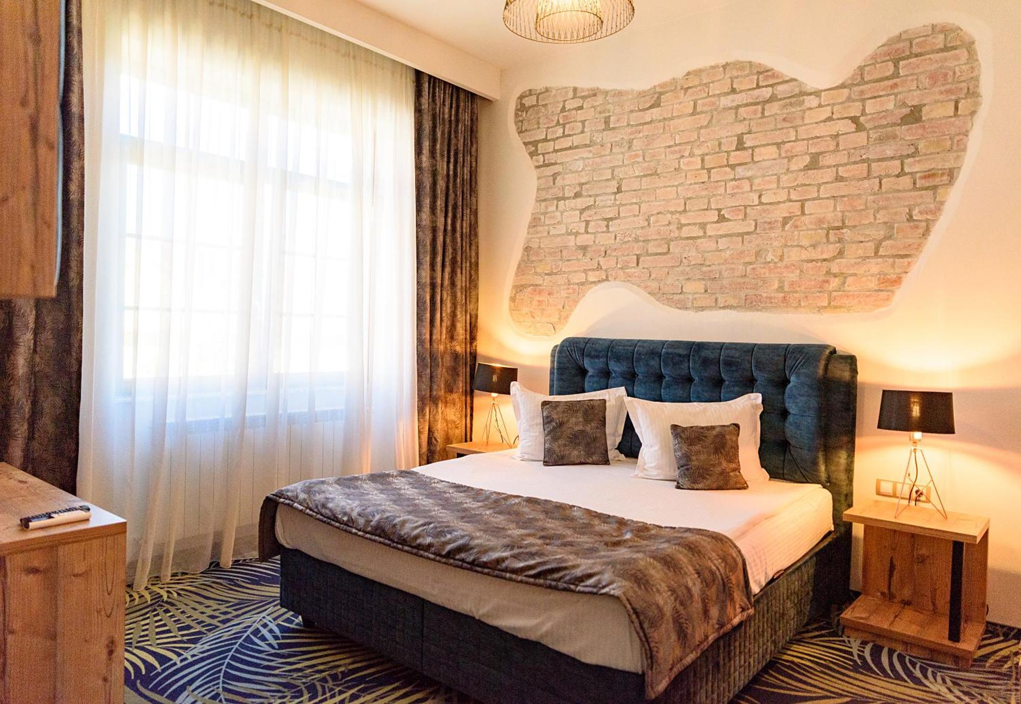 Hotel Art 4*